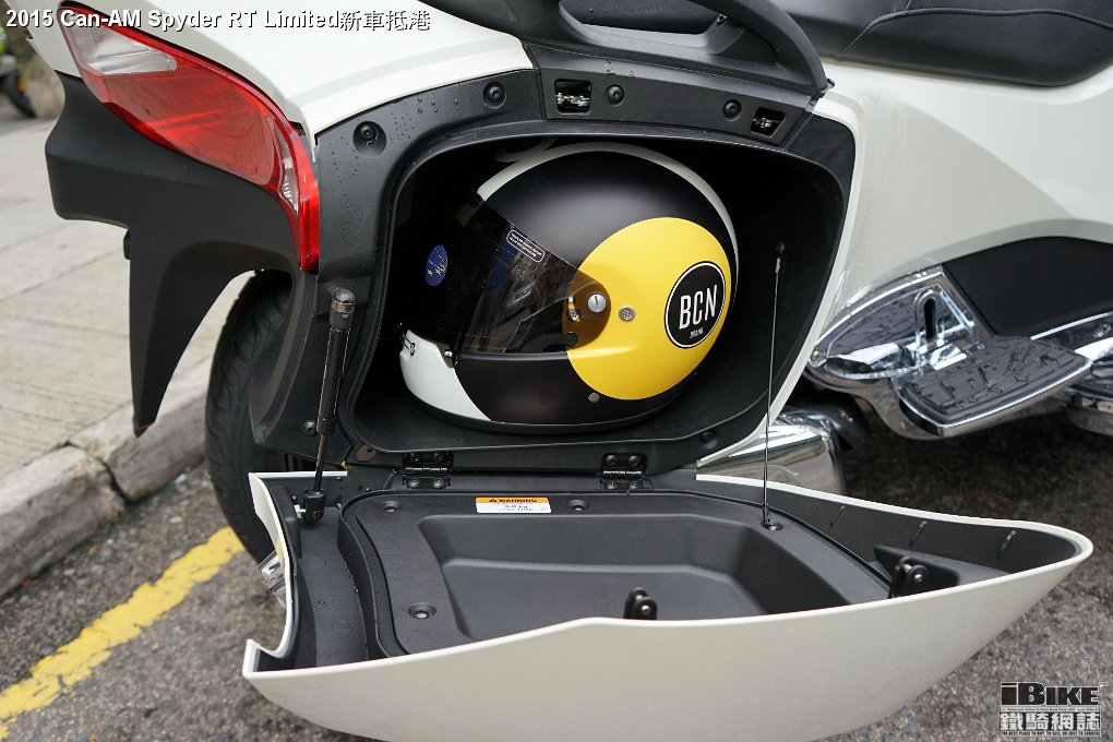 2015 Can-Am® Spyder® RT Limited 6 Speed Semi-Automatic (SE6)