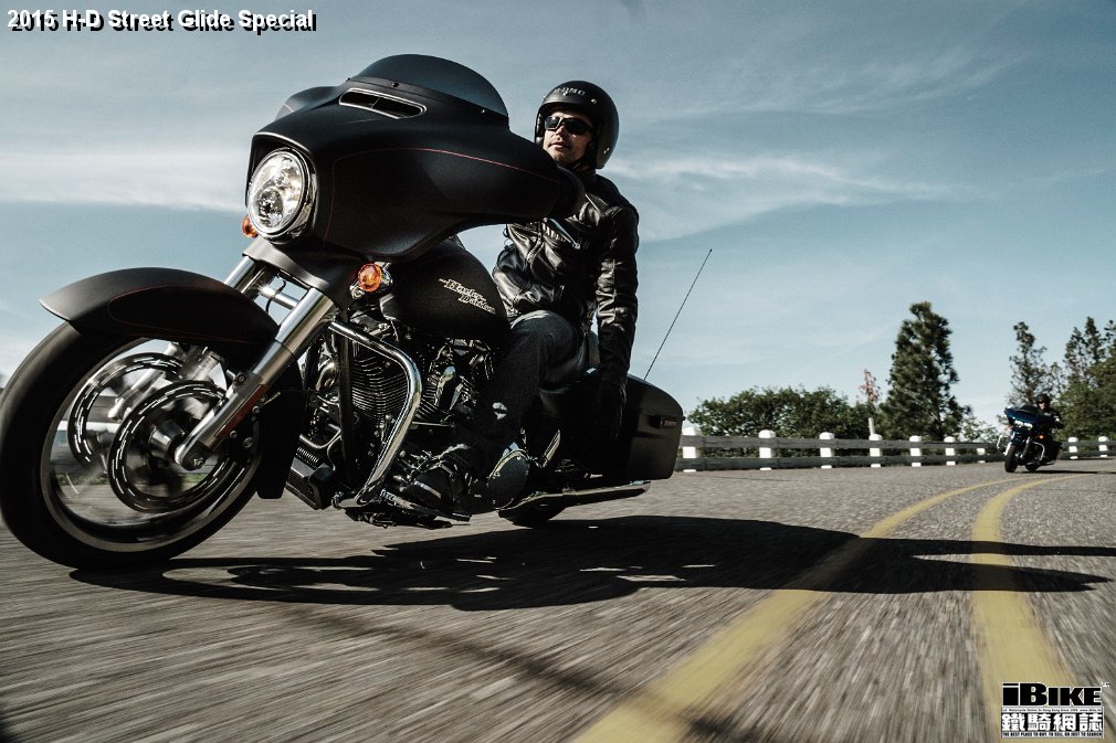 la-nuova-gamma-2015-di-harley-davidson-sempre-piu-ricca-e-completa-2465