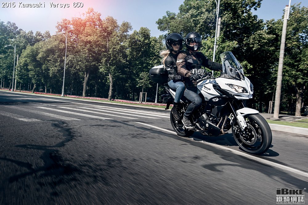 intermot-2014-news-kawasaki-svela-nuova-versys-650-per-il-2015-hi 15my versys-650 3a