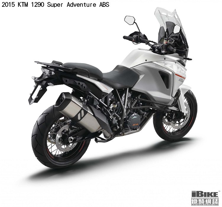 2015-KTM-1290-Super-Adventure-02