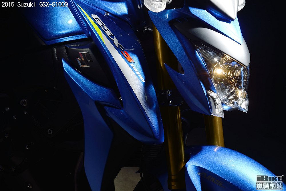 suzuki-press-kit-intermot-novita-2015-gsx-s1000al6 action 12