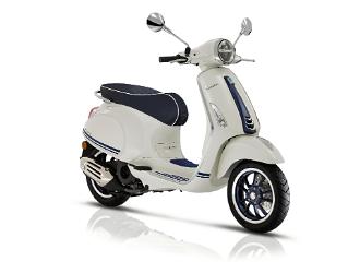 04-vespa-primavera-yacht-club